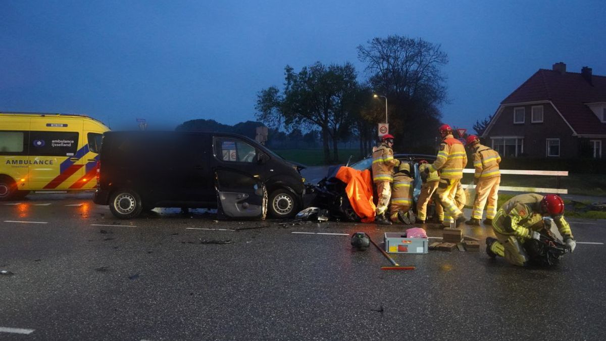 112 Nieuws: N377 bij Hasselt lange tijd dicht na ernstig ongeluk