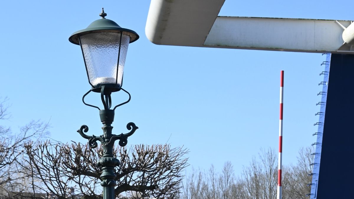 Pekela begint volgende week met uitgifte oude lantaarnpalen