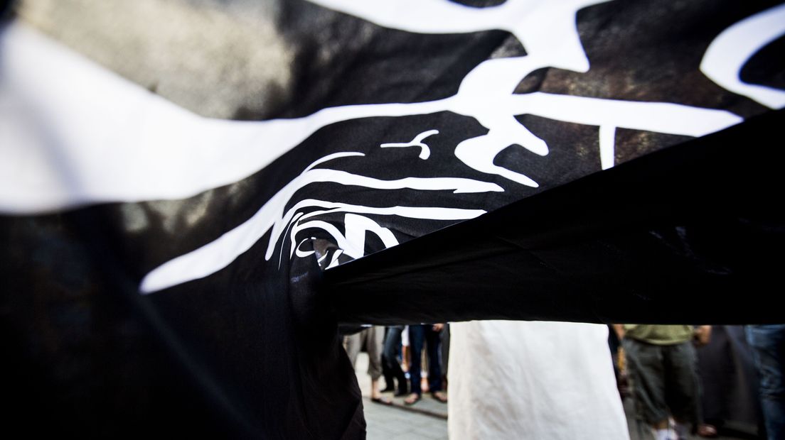 Pro-IS-vlag tijdens demonstratie in Den Haag
