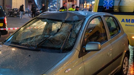 Voetganger met gebroken been naar ziekenhuis na aanrijding. Voetganger met gebroken been naar ziekenhuis na aanrijding.