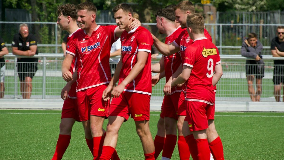 Deze amateurclubs komen elkaar door het weekendvoetbal opeens tegen