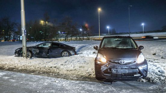 Botsing in Amersfoort, auto in de greppel. Botsing in Amersfoort, auto in de greppel.