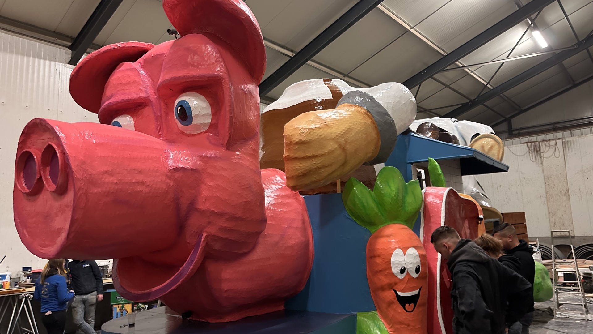 Veilig de weg op, Zeeuwse carnavalswagens worden voor de optochten gecheckt