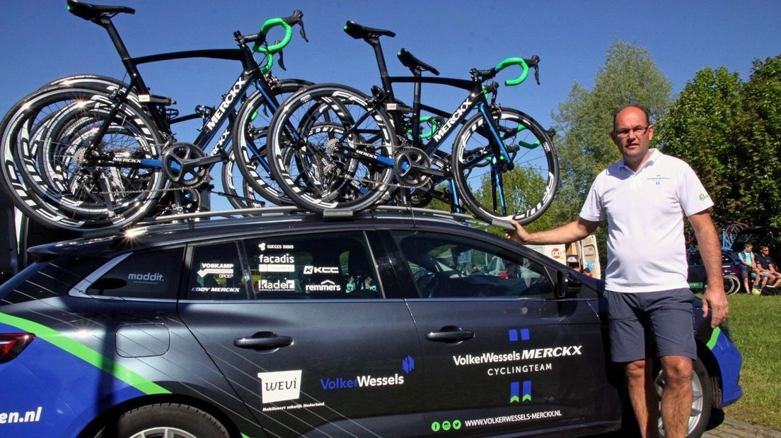 Ploegleider VolkerWessels-Merckx Cyclingteam: Allard Engels (Rechten: RTV Drenthe)
