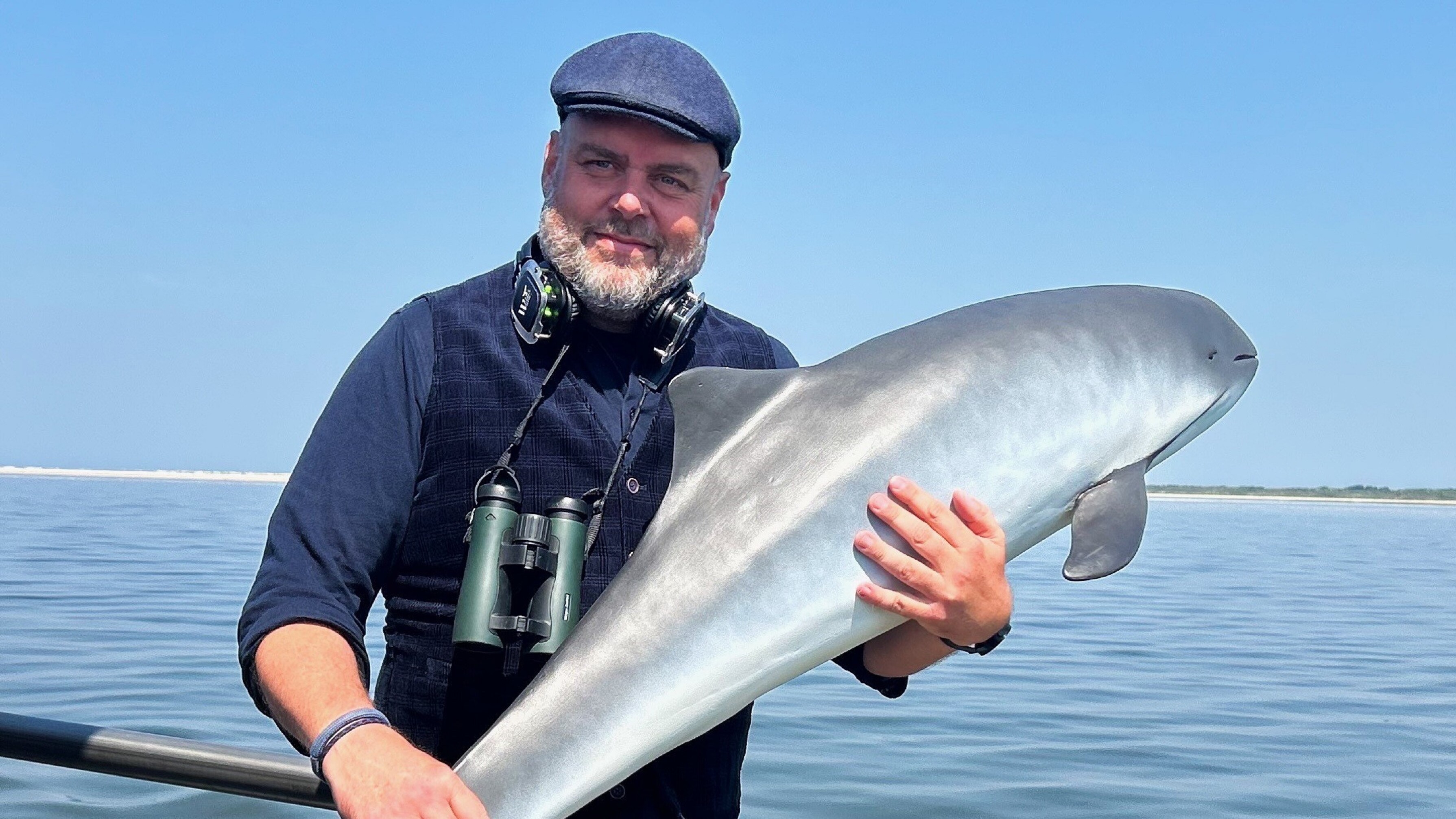 Organisator Casper Meinders mei in replika-brúnfisk