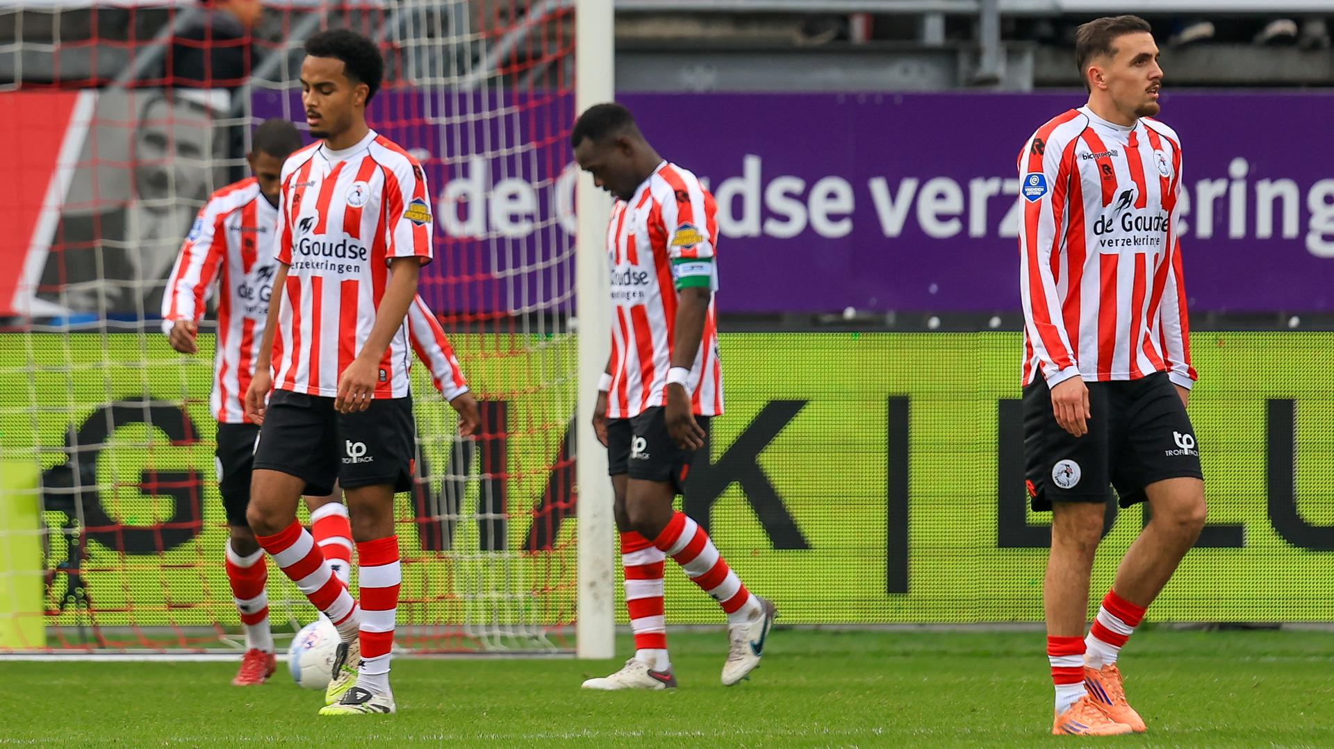 Sparta-spelers balen na het derde tegendoelpunt van de middag