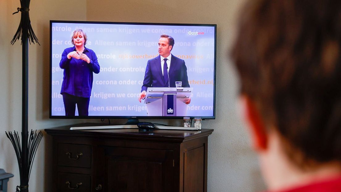Avondklok komt er na instemming Tweede Kamer, thuisbezoek nog verder aan banden