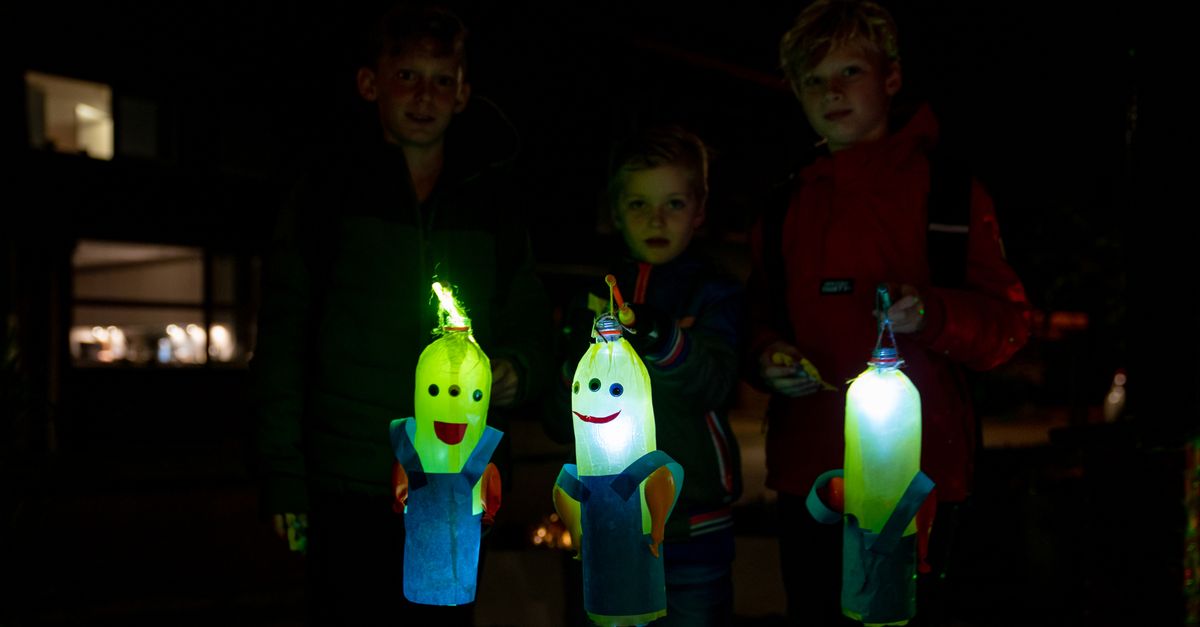 Sint Maarten lopen vanavond? 'Trek een regenjas aan' - RTV Drenthe