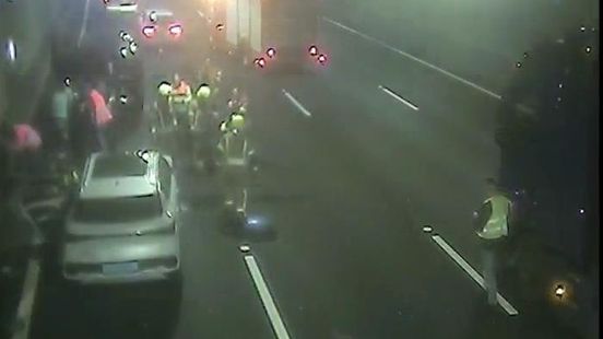 Botsing in tunnel leidt tot afsluiting, weggebruikers op A4 moesten tijdelijk omrijden