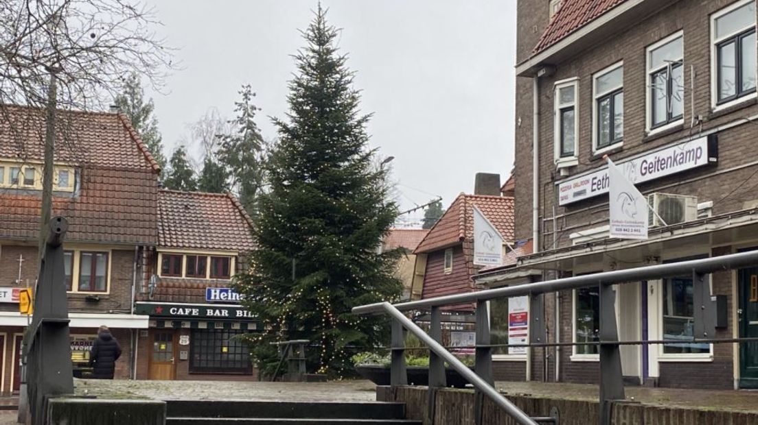 De kerstboom in de Arnhemse wijk Geitenkamp.