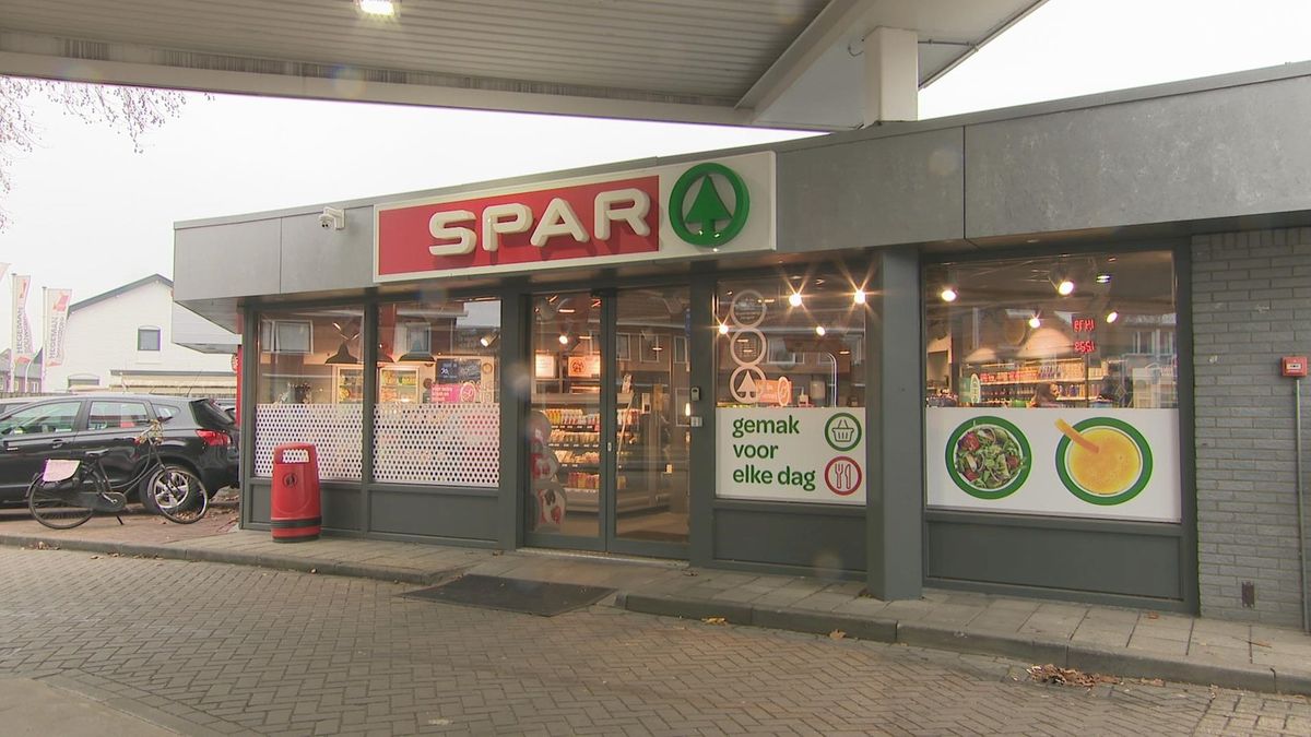 Medewerkster tankshop Hengelo neemt ontslag na gewapende overval: 