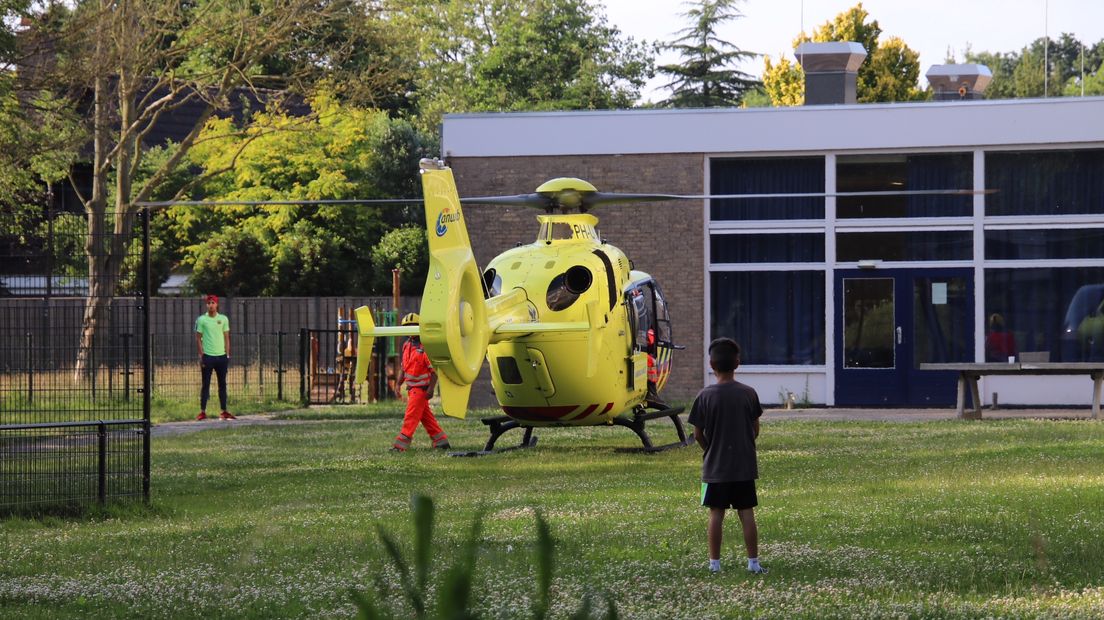 Hulpdiensten verleenden eerste hulp, er werd ook een traumahelikopter opgeroepen