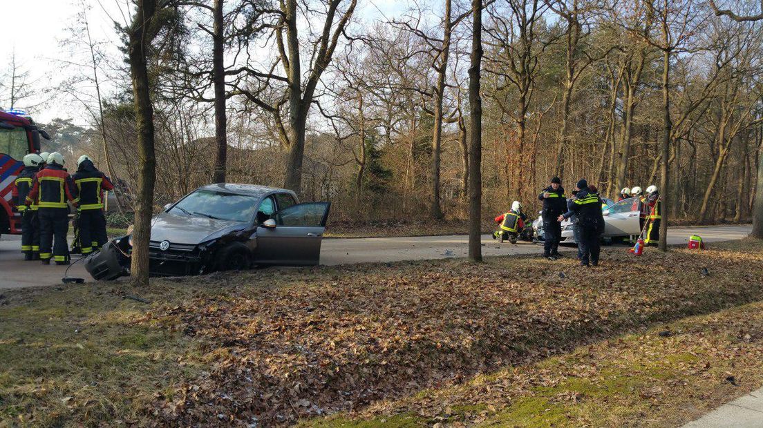 Twee auto's op elkaar gebotst bij Norg (Rechten: Persbureau Meter)