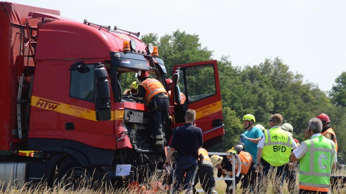 Chauffeur uit vrachtwagen gehaald