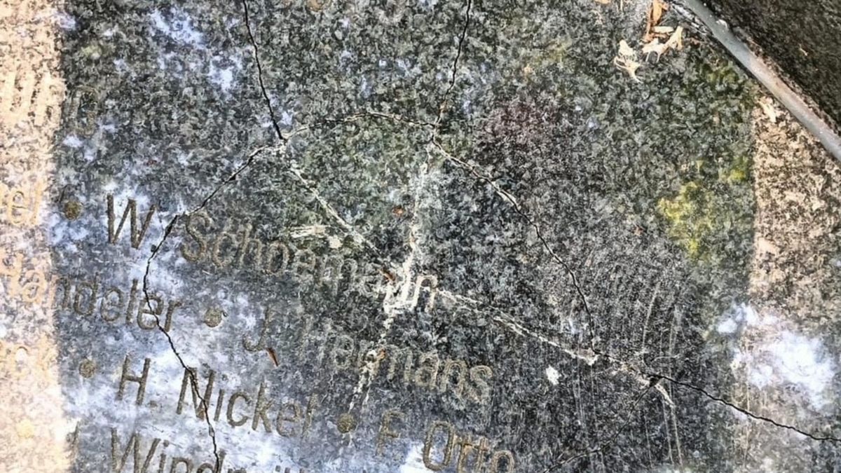 Oorlogsmonument Rimburg vernield