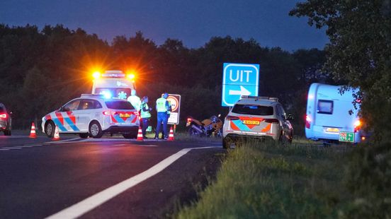 Motorrijder gewond na eenzijdig ongeluk op A28 bij Assen. Motorrijder gewond na eenzijdig ongeluk op A28 bij Assen.