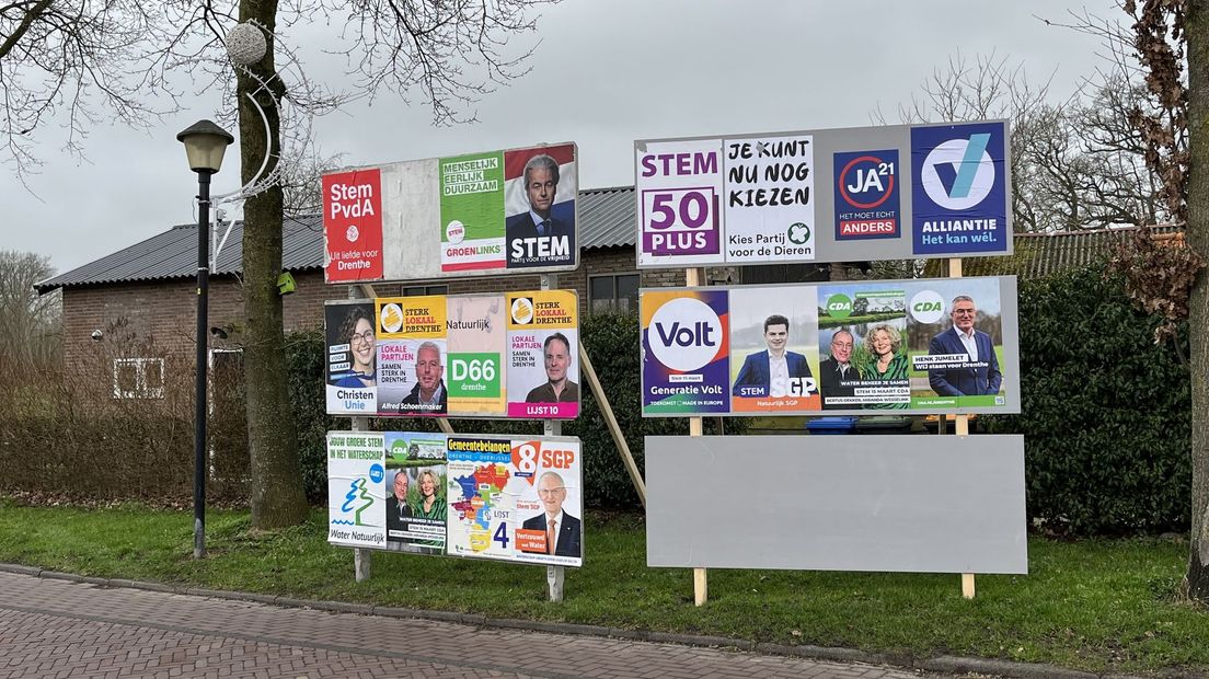 Verkiezingsbord in Ruinen