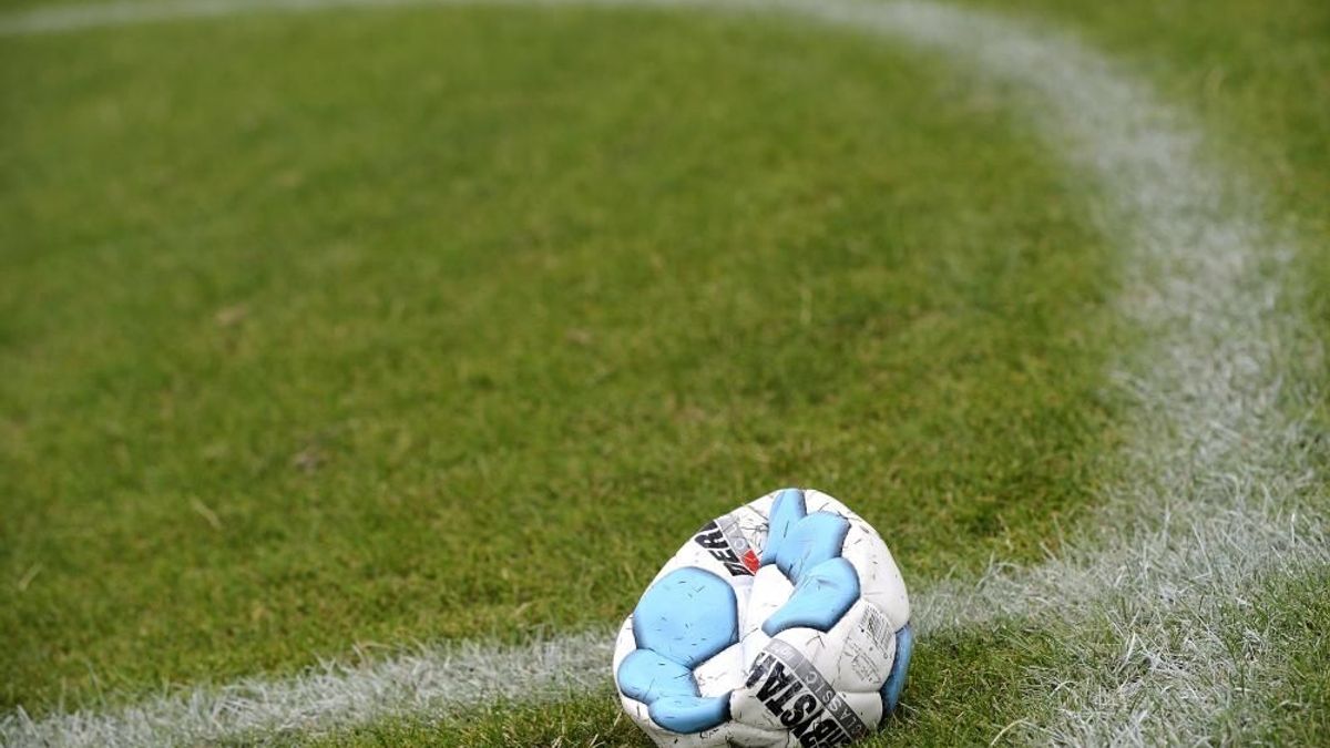Rechter moet voetbalclub Stevensweert van veld jagen