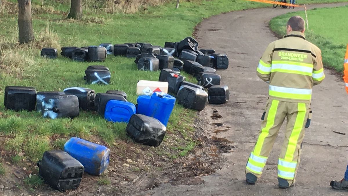 Tientallen jerrycans gedumpt bij Munstergeleen