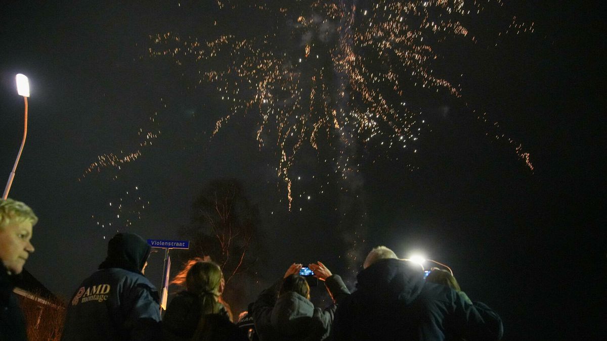 Oudejaarsdag in Drenthe: Knallend met carbid het jaar uit