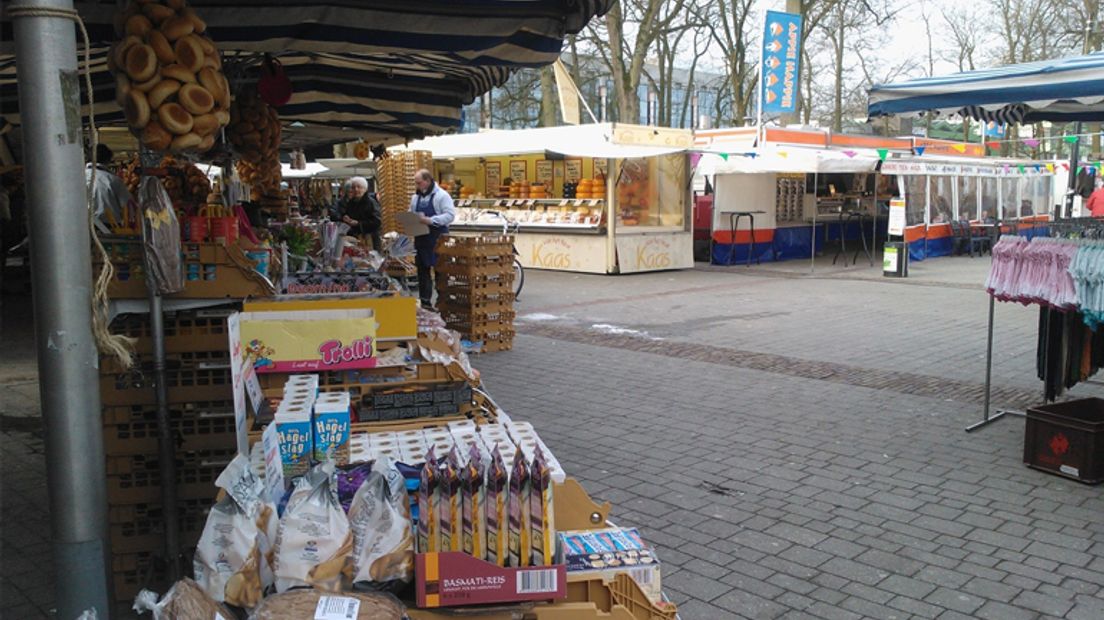 De markt in Emmen staat in de finale van de verkiezing voor de Beste Markt van Nederland 2016 (Rechten: RTV Drenthe)