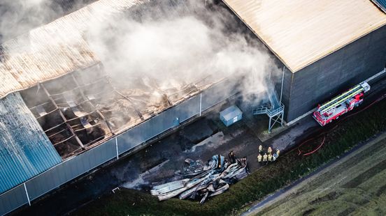 Loodsbrand nog steeds niet geblust, duurt mogelijk nog de hele dag