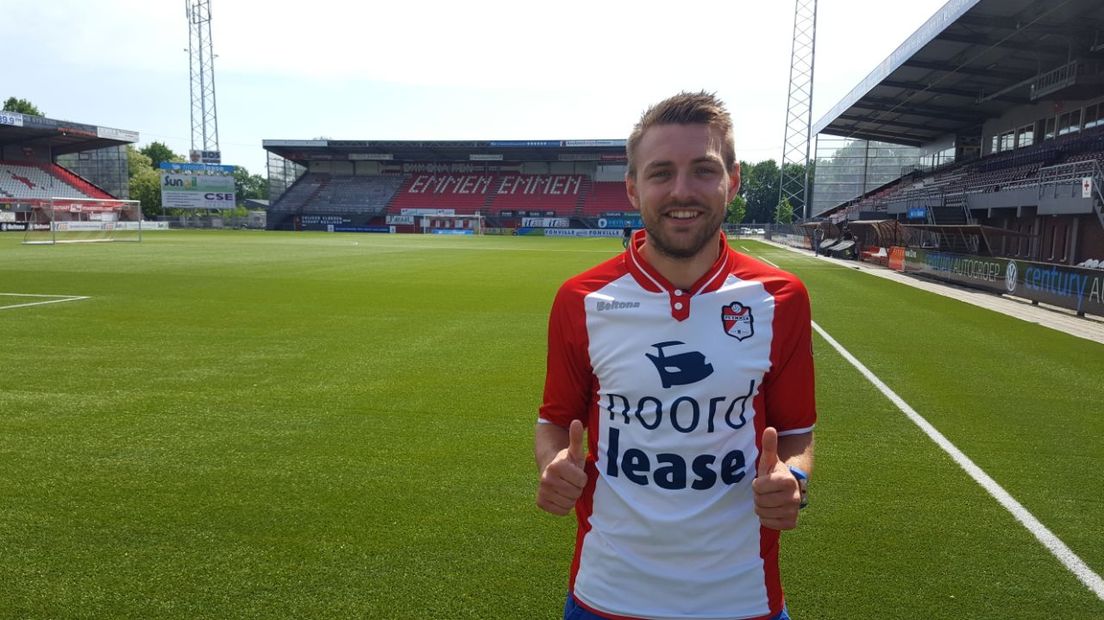 eSporter Luuk Jans kijkt uit naar FC Emmen in FIFA19 (Rechten: RTV Drenthe/Dylan de Lange)