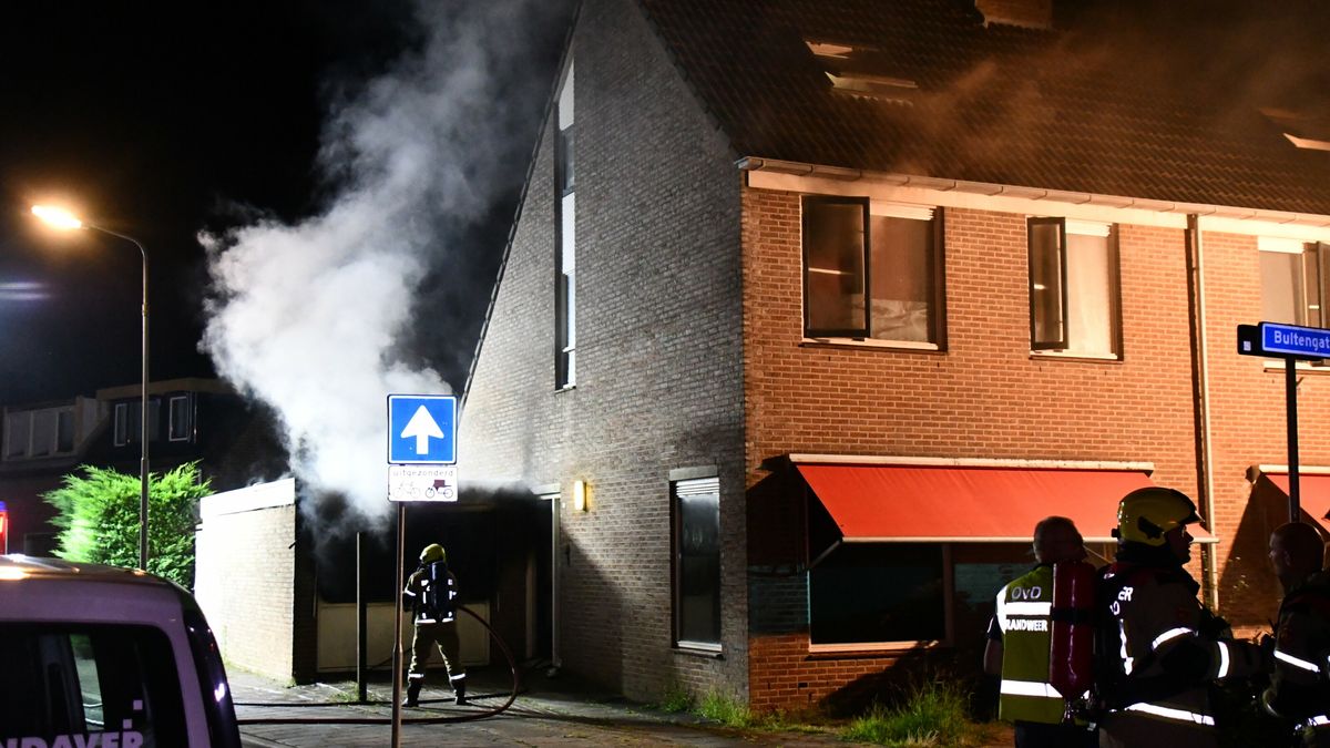 Omwonenden brand Arnemuiden in gesprek met burgemeester: 'Een emotionele en zinvolle avond'