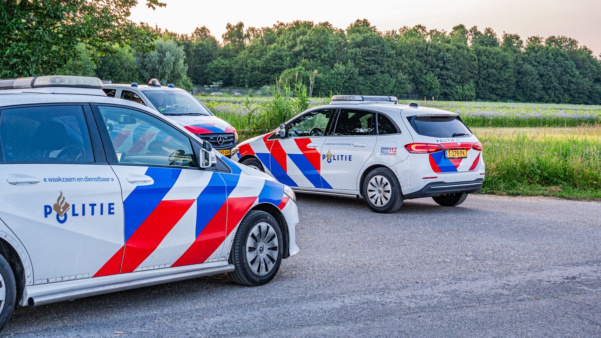 Illegale rave kan vannacht door | Afsluitdijk weer open na blokkade door klimaatactivisten