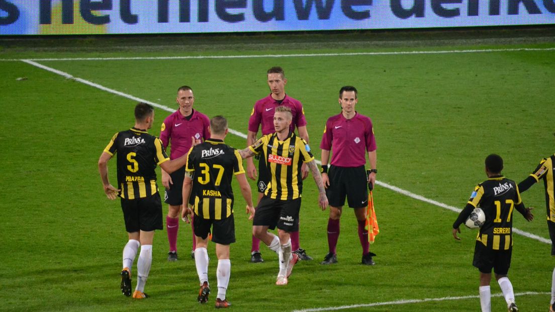 Vitesse heeft zondagmiddag een uitstekende zege geboekt in Heerenveen. De Arnhemmers waren ijzersterk en rolden de thuisploeg met 0-4 op. Die zege was te danken aan een teamprestatie, maar met uitblinkers als Navarone Foor, Milot Rashica en Fankaty Dabo.