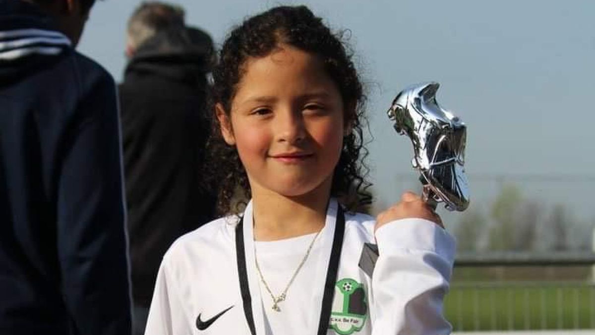 Naomi gaat van Be Fair naar Ajax en Oranje: 'Spelen met jongens heeft mij geholpen'