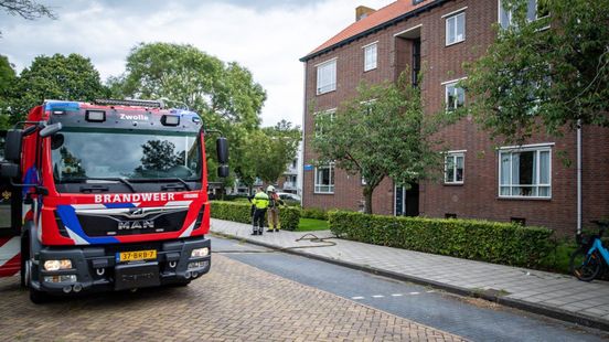 Fietser gewond na aanrijding met tractor | Brand in trappenhuis flat aangestoken. Fietser gewond na aanrijding met tractor | Brand in trappenhuis flat aangestoken.
