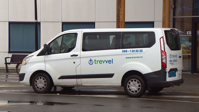 Een busje van Trevvel.