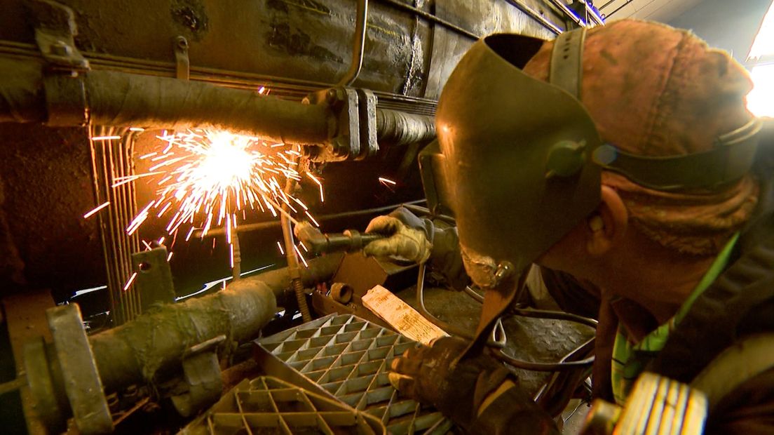 Van onderhoud tot kaartjes knippen, stoker of machinist: er is voor iedereen altijd een klus. Ook als je niet goed kan bukken bijvoorbeeld, dan zoekt de VSM iets anders voor je om te doen.