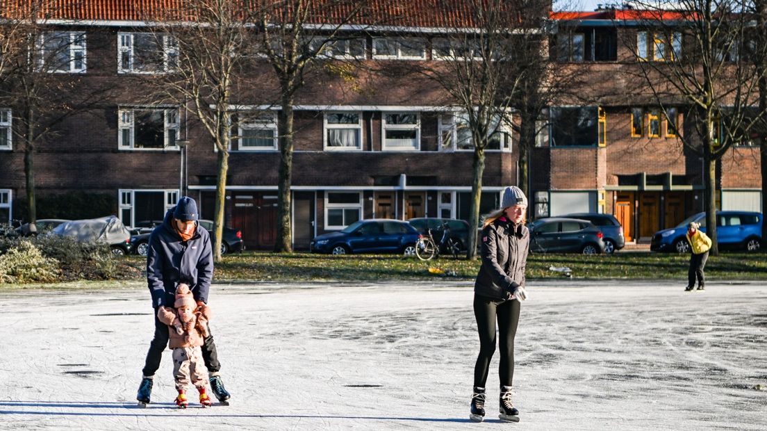 Schaatsen op het Bernoulliplein in Groningen