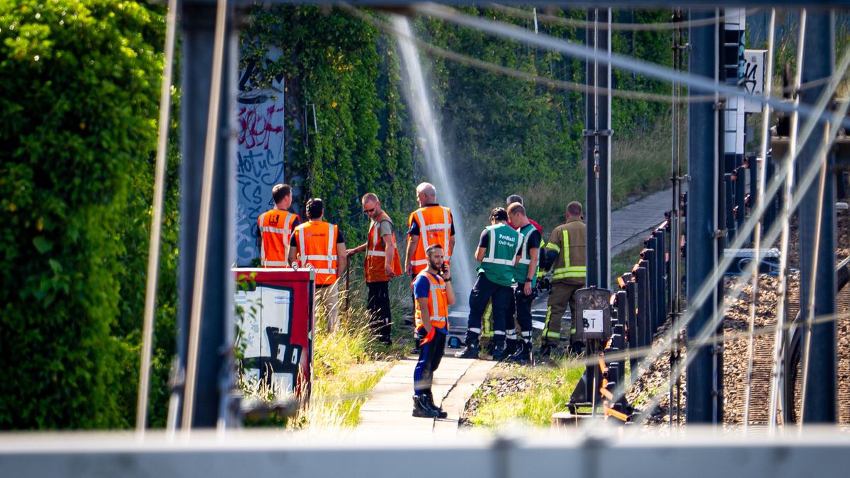 Problemen op spoor bij Rotterdam houden langer aan: tot maandagochtend geen treinen
