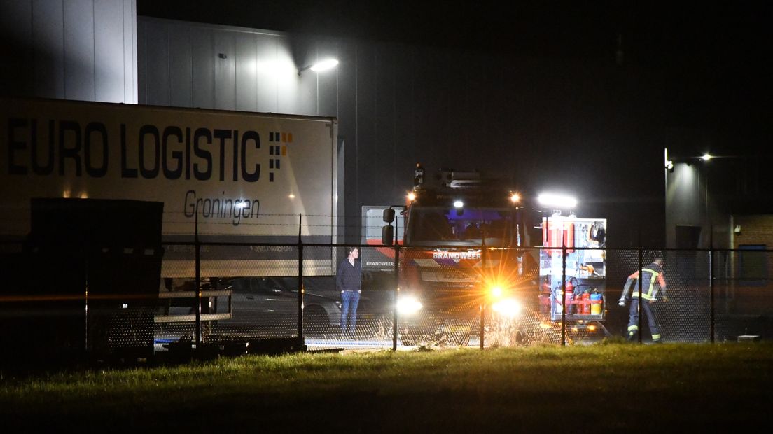 De brandweer bij het transportbedrijf in Winschoten