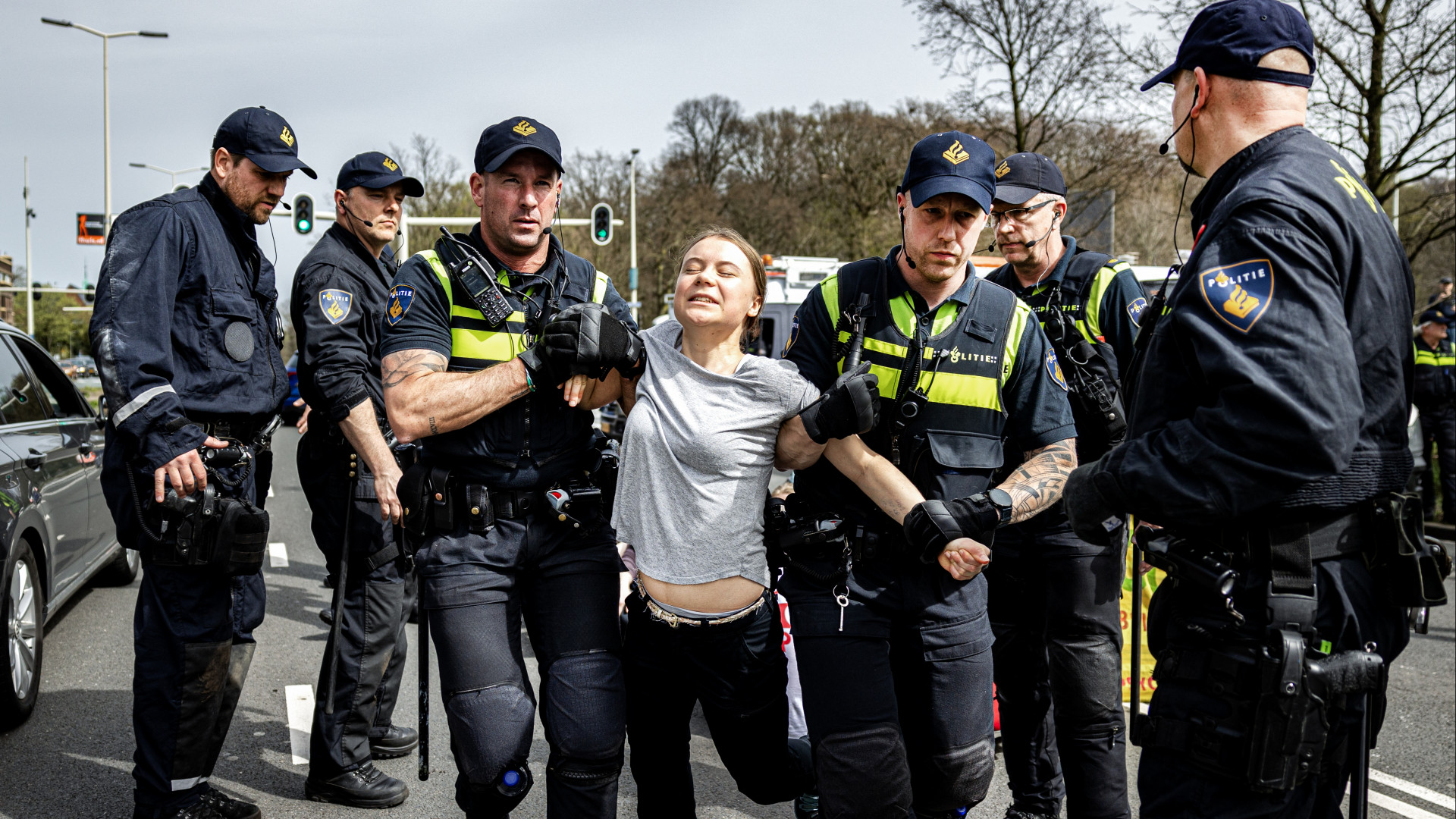 Klimaatactivist Greta Thunberg Voor De Tweede Keer Opgepakt Bij ...