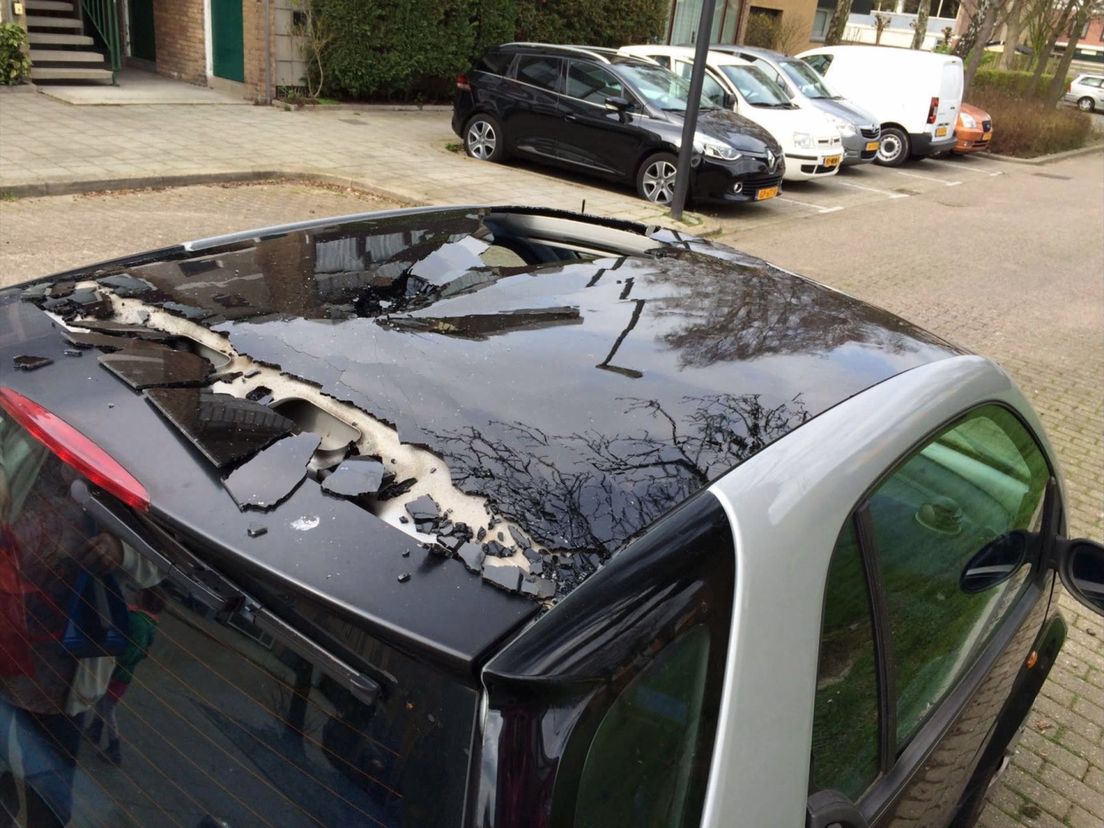 Kauwen vernielen auto's in Vlaardingen