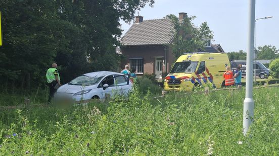 Wielrenner zwaargewond na botsing met auto in Lottum: traumahelikopter geland Nieuws