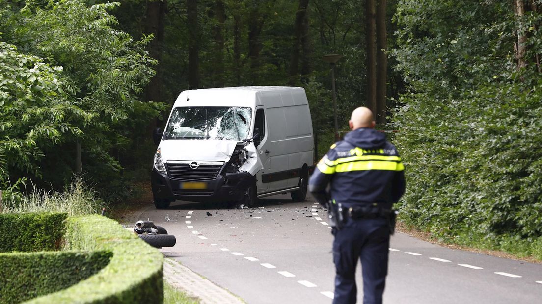 Ongeluk met motor en bedrijfsbusje bij Zwolle
