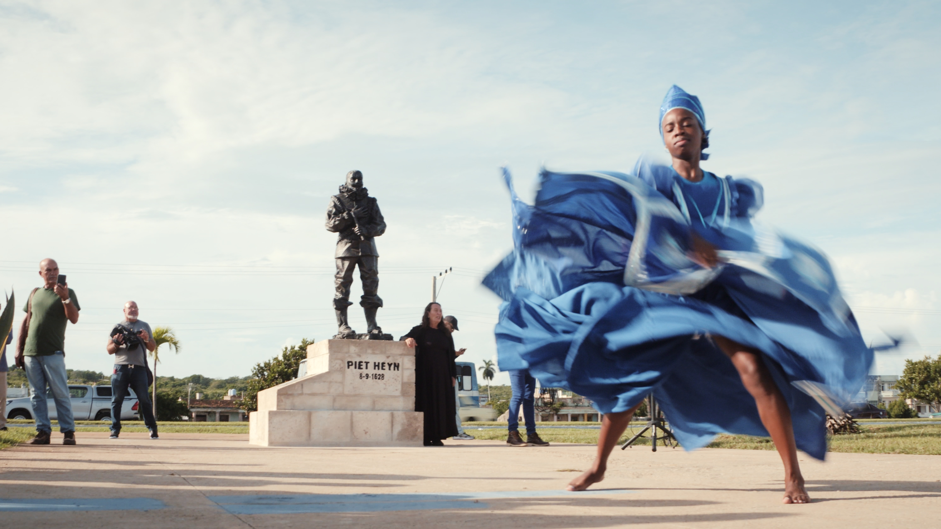 Feestelijkheden bij de onthulling van een nieuw Piet Hein standbeeld in Cuba