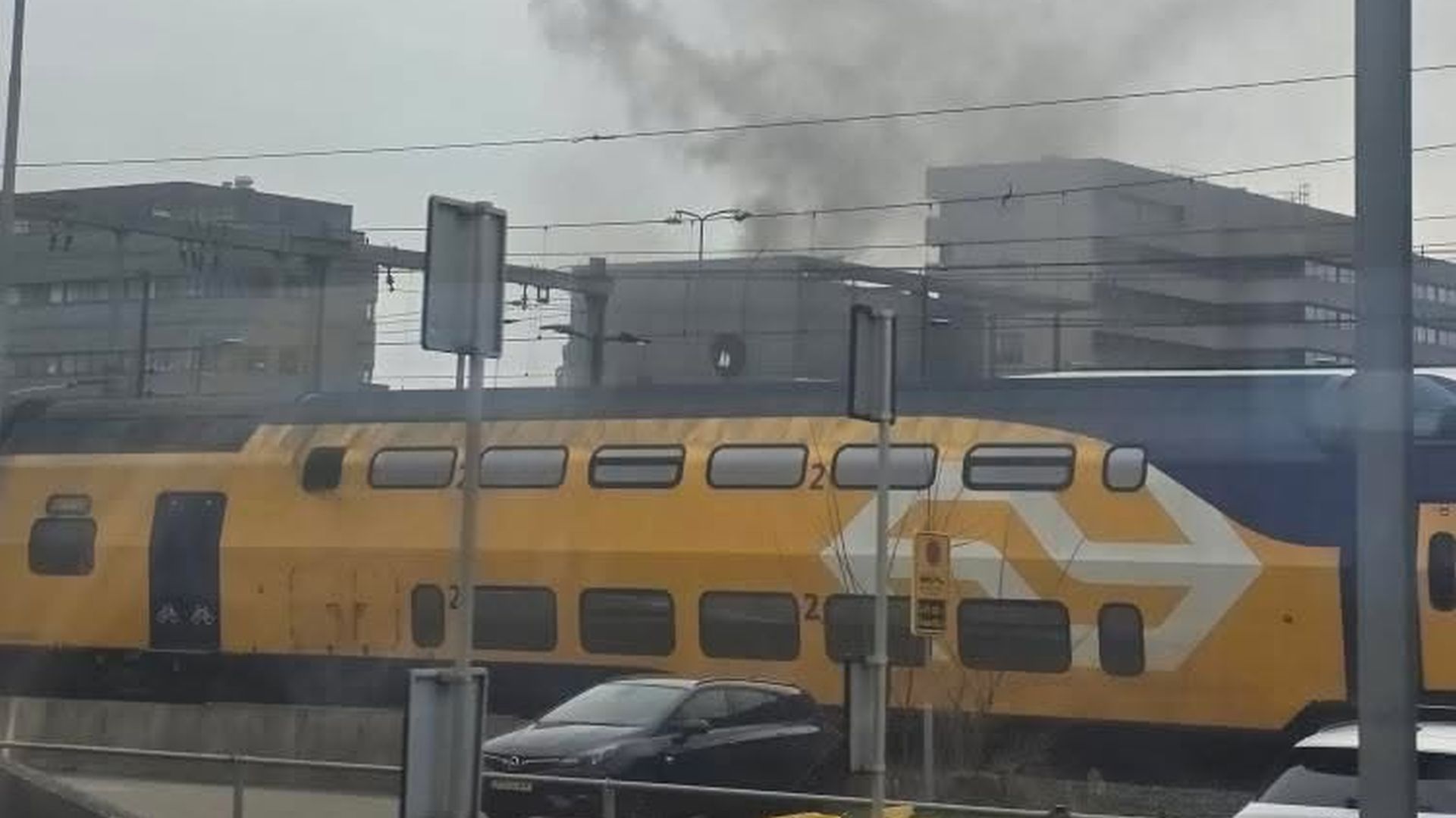 Brand langs spoor bij Utrecht Centraal geblust