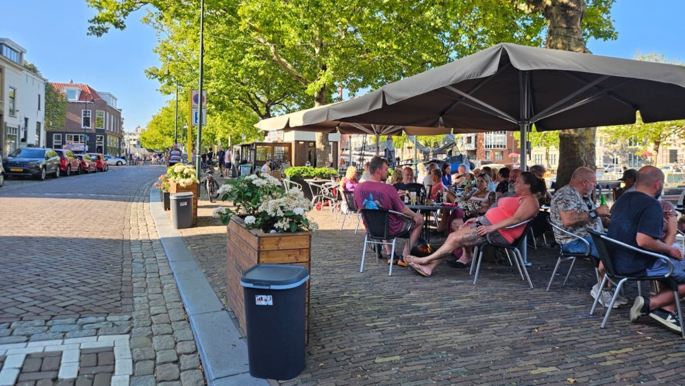 Het terras van Café Concordia aan de Westhavenkade