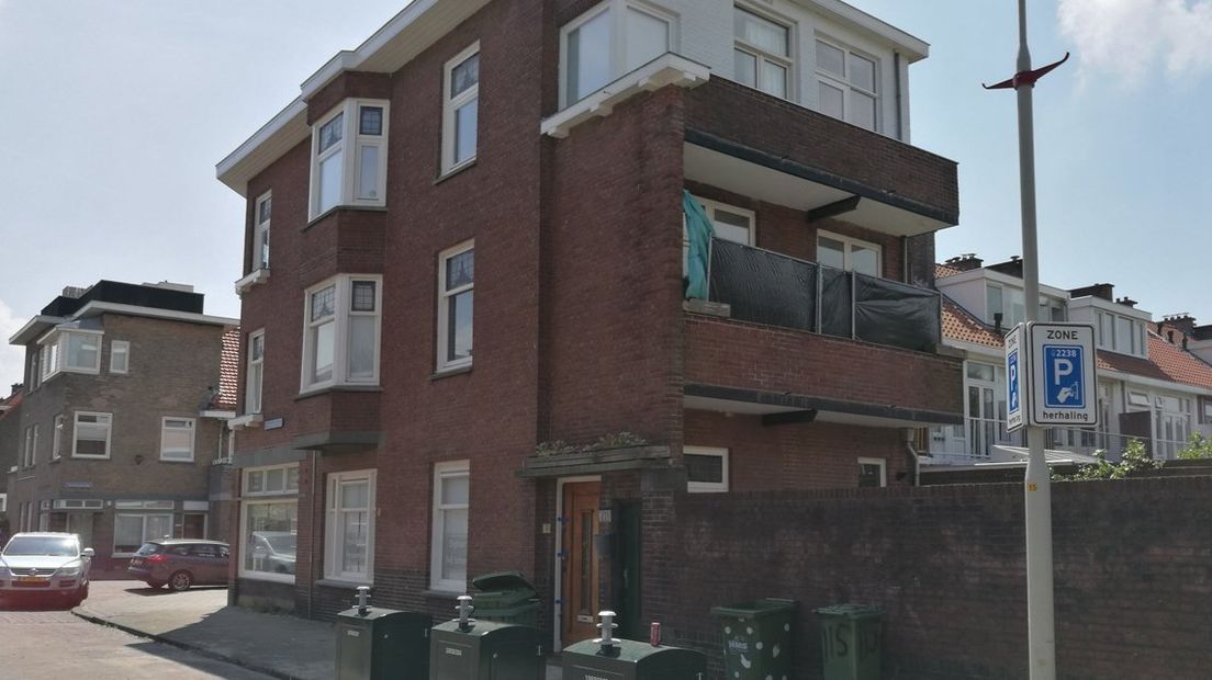 Het balkon van de woning is afgeschermd