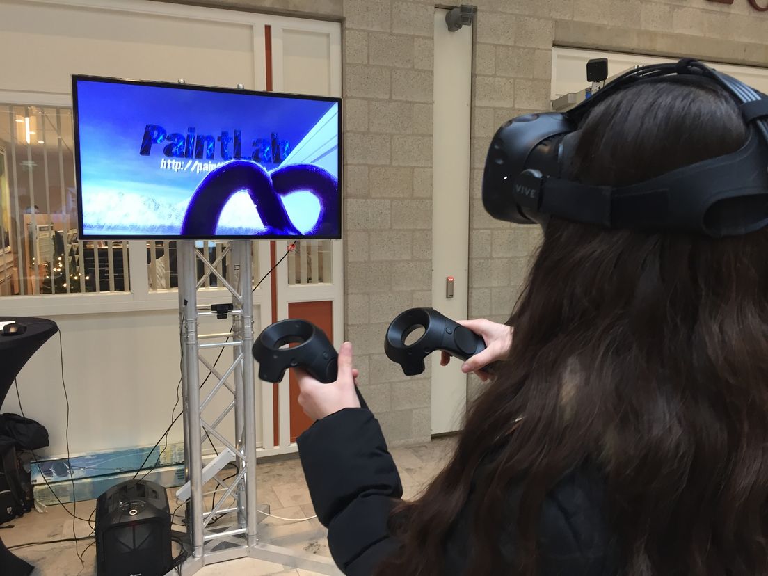 Tekenen met een virtual-reality bril op
