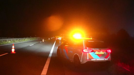 Vrachtwagen raakt van de weg op A32 bij Meppel