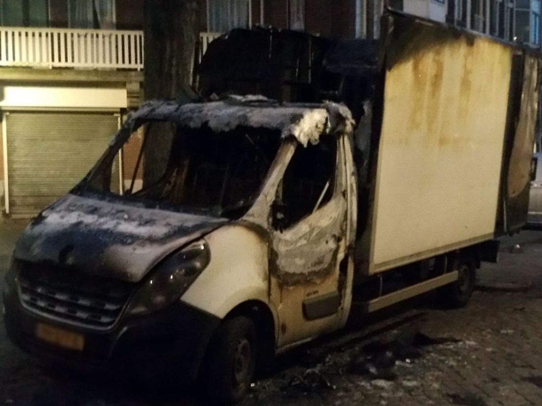 Bestelwagen Rotterdam-Crooswijk uitgebrand