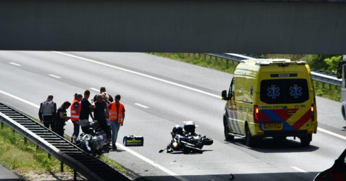 Motorrijder (63) overleden na ongeval op A74 in Venlo