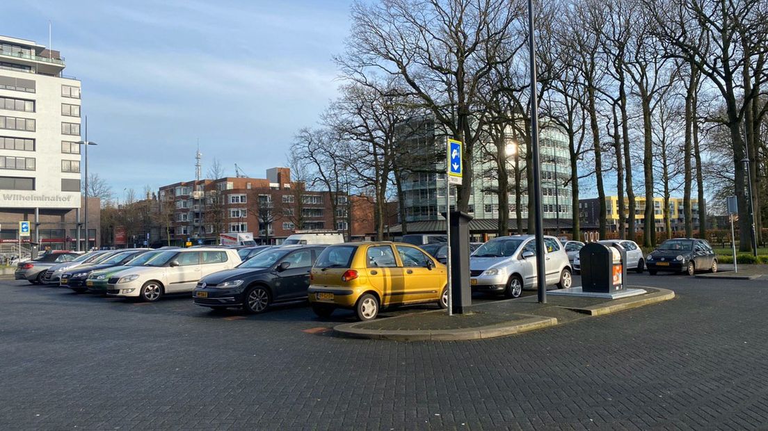 Ook de kosten voor parkeervergunningen worden hoger (Rechten: Janet Oortwijn/RTV Drenthe)